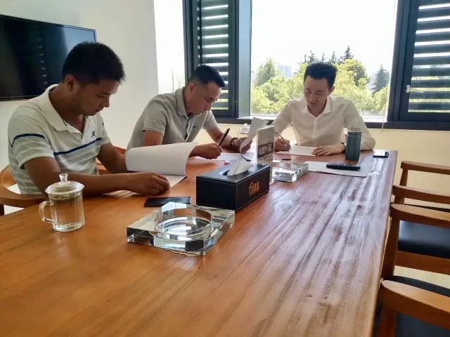 熱烈祝賀蕪湖鳩江孫總、潘總簽約創(chuàng)綠家！