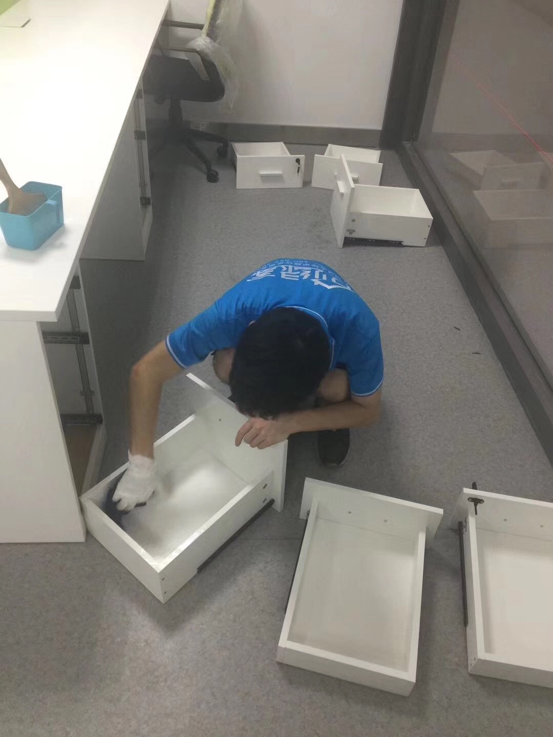 樂富設計園在一個loft創(chuàng)意產業(yè)園中，2760多方的一個大項目歷經創(chuàng)綠家兩組工程師兩天兩夜的治理，典型loft式的裝修異味大大降低。樂富設計園的治理源于創(chuàng)綠家曾經為泰普森旗下一家子公司甲醛治理，治理完畢效果非常好，所以泰普森集團二次選擇我們治理。創(chuàng)綠家，值得您信任！