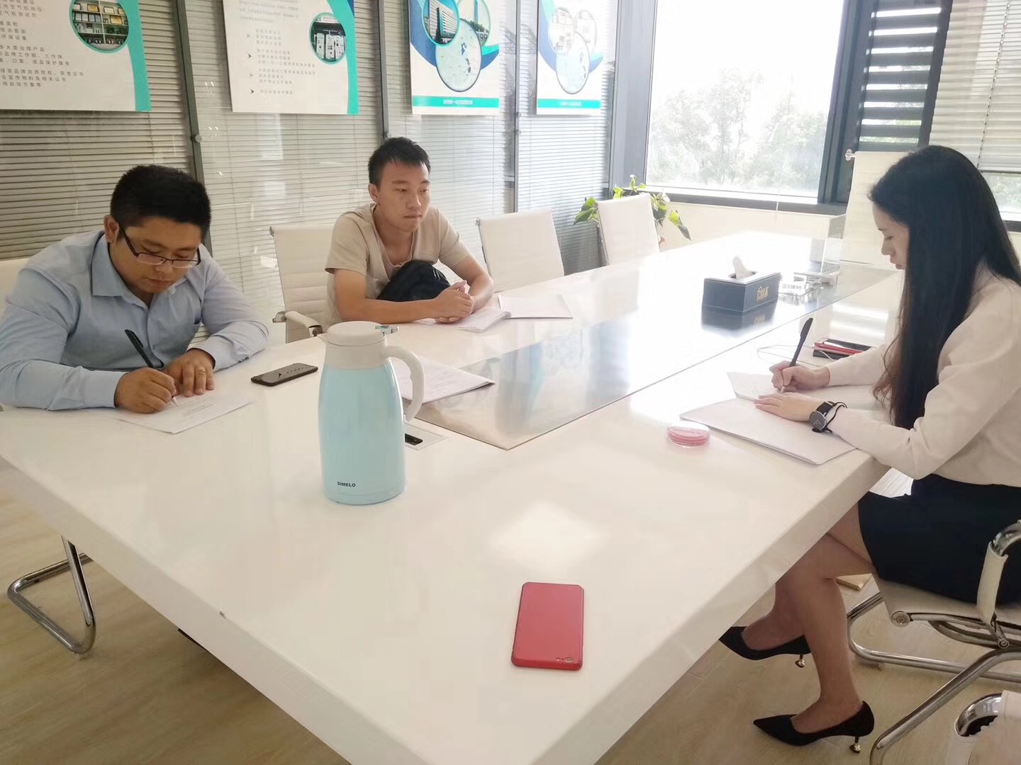 熱烈祝賀黃總、彭總簽約創(chuàng)綠家衢州市區(qū)級代理！