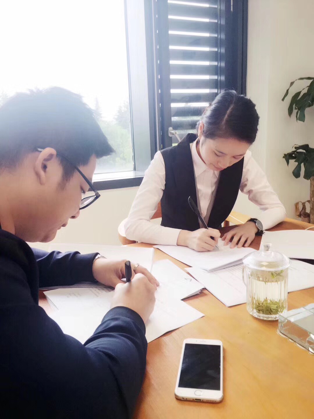 熱烈祝賀丁總簽約創(chuàng)綠家紹興市區(qū)級(jí)代理！