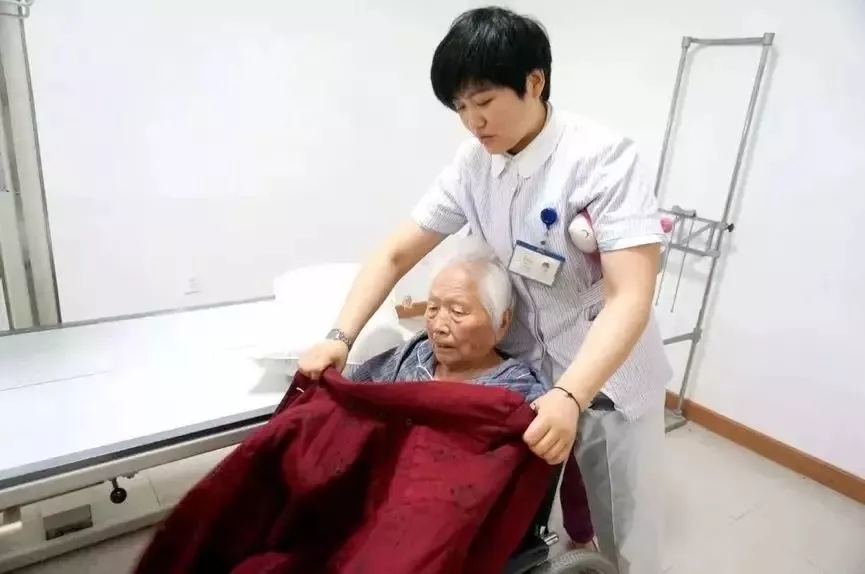 青春是用來(lái)奮斗的，除甲醛的青春最美麗！