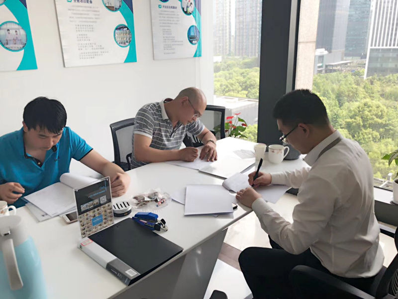 熱烈祝賀徐總、賀總簽約創(chuàng)綠家連云港市區(qū)級代理！