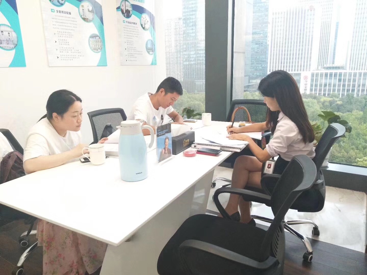 熱烈祝賀曾總簽約創(chuàng)綠家溫州市縣級代理！