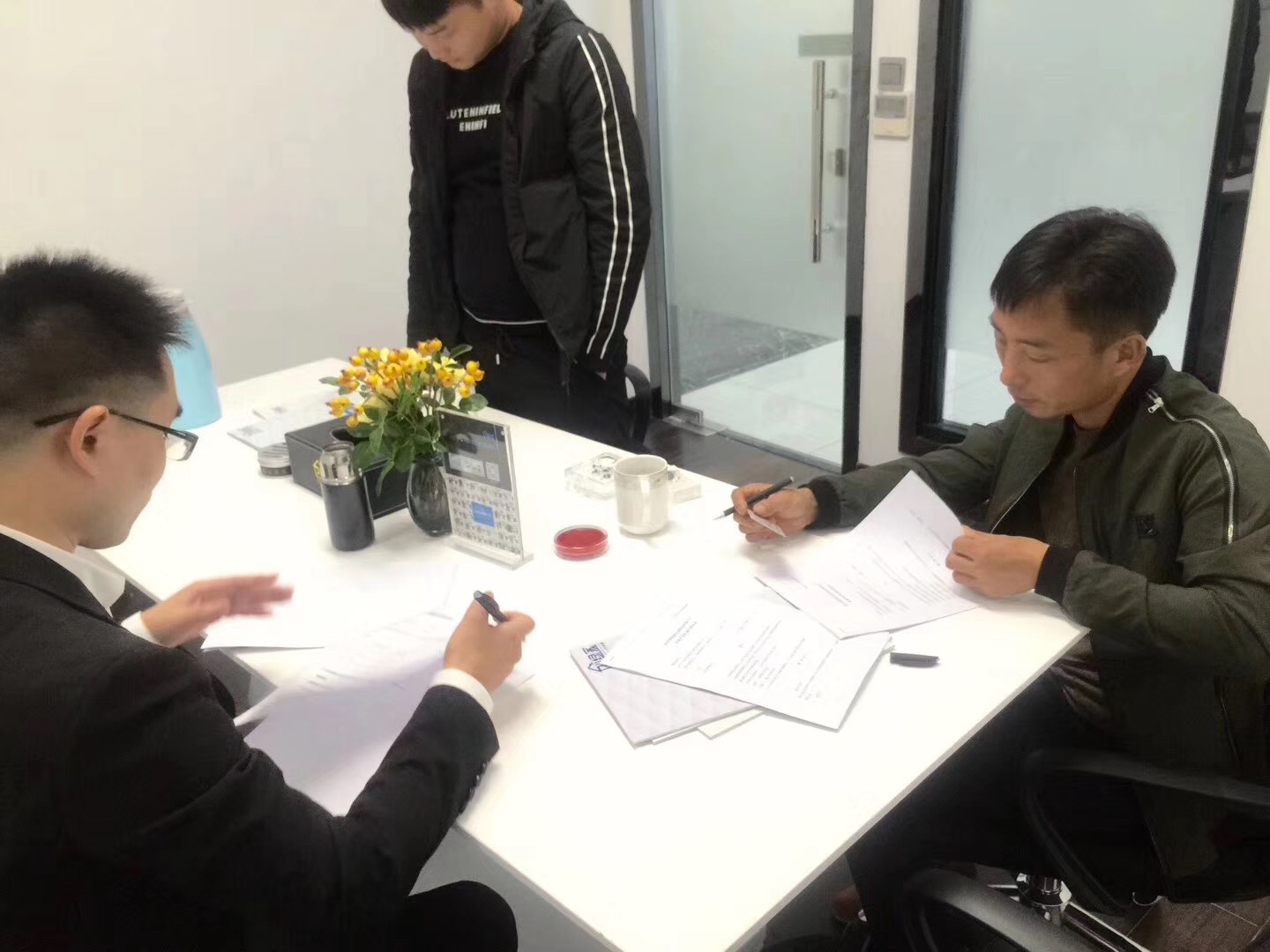 熱烈祝賀胡總簽約創(chuàng)綠家新余市區(qū)級代理！