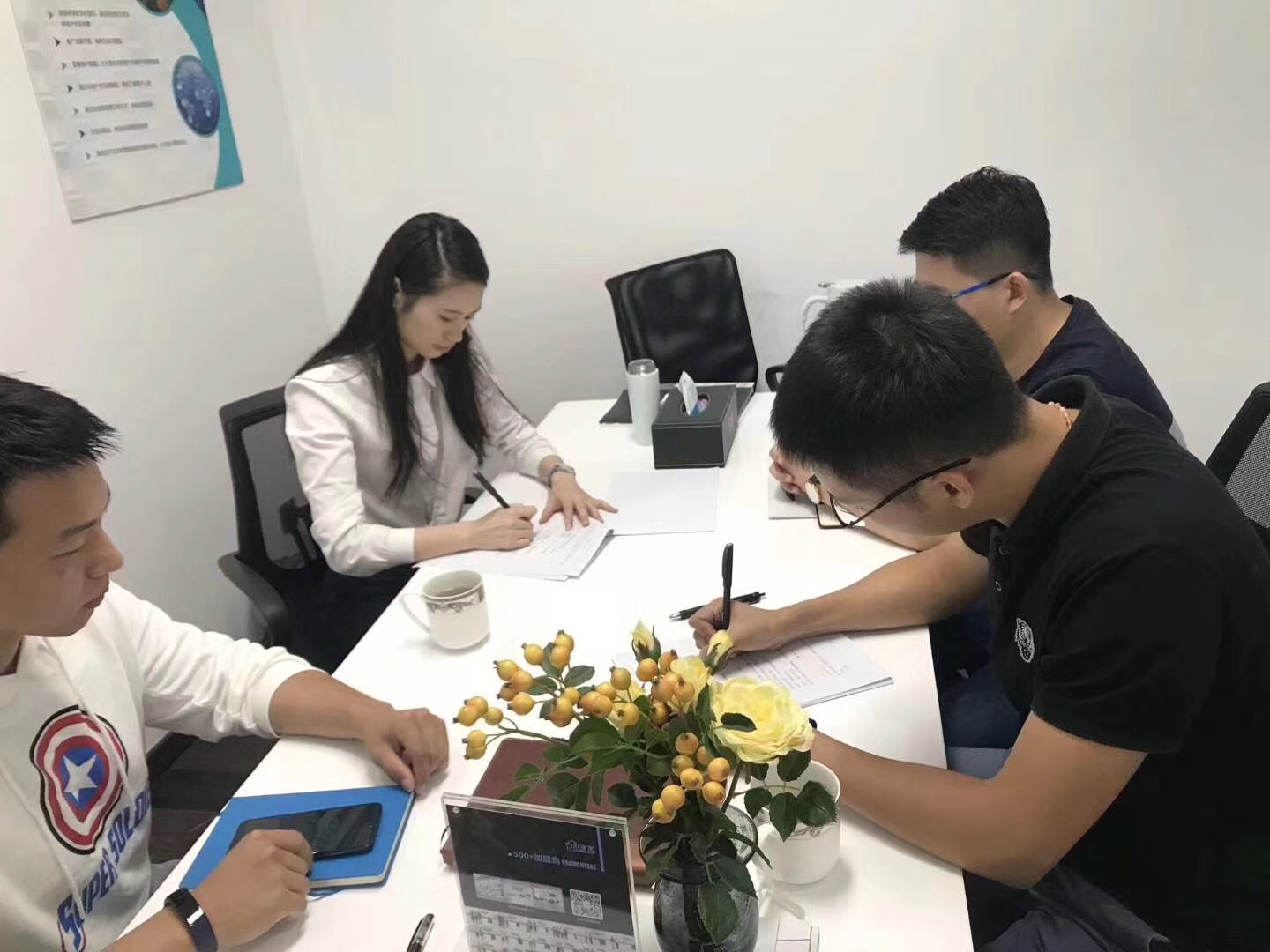 熱烈祝賀嚴總、黃總、楊總簽約創(chuàng)綠家深圳市區(qū)級代理！