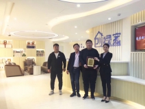 熱烈祝賀魏總、吳總、楊總簽約創(chuàng)綠家陜西省市級代理！