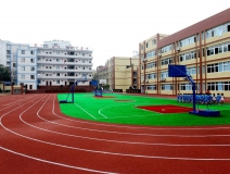 對“毒跑道”說不，中小學(xué)塑膠跑道出強制新國標(biāo)：甲醛不得高于0.4mg