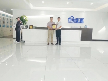 熱烈祝賀樊總簽約創(chuàng)綠家成都市區(qū)級(jí)代理！