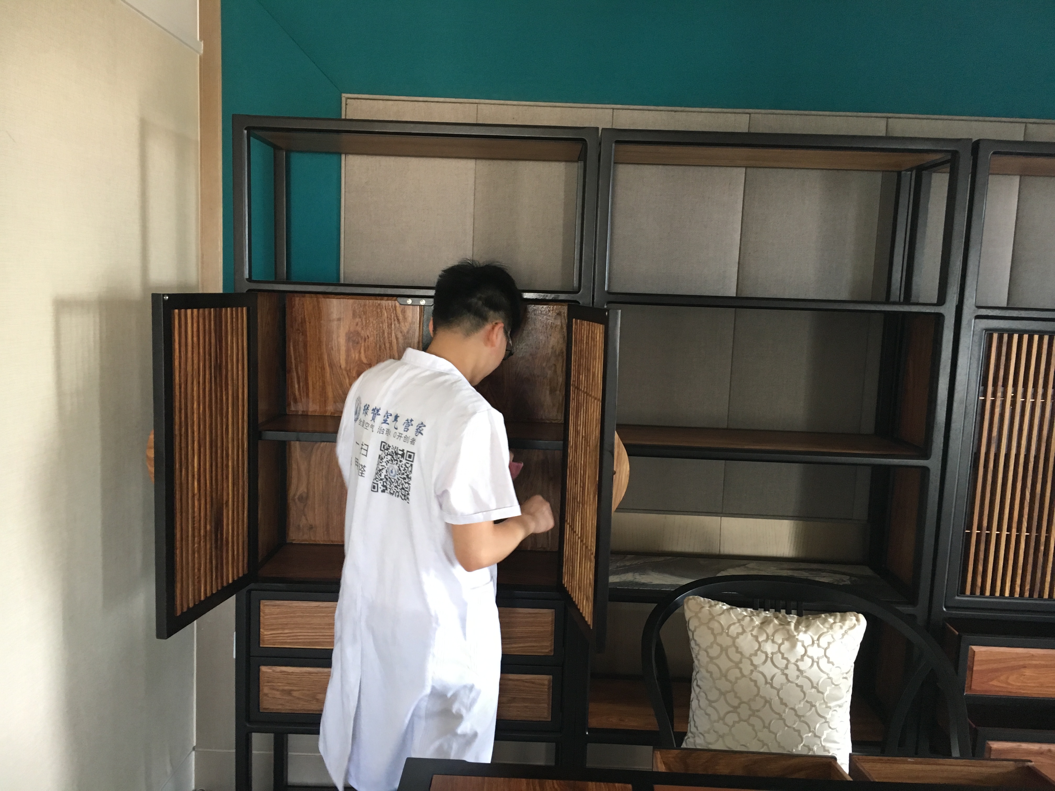 不懂得裝修后除甲醛讓書桌超標(biāo)，引起孩子厭學(xué)！